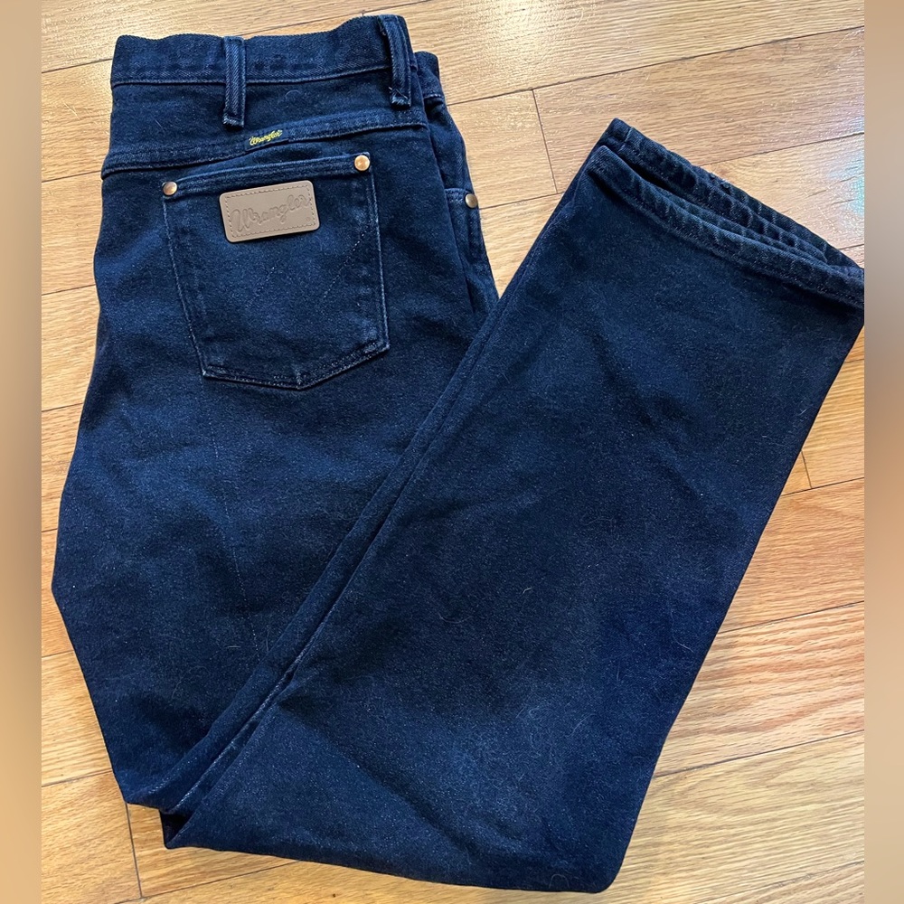 Wrangler’s black straight leg jeans size 38x 32